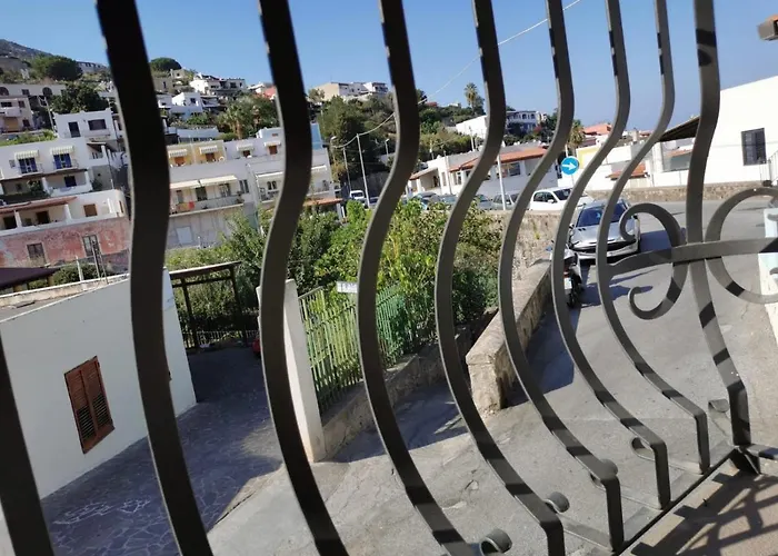 Anfora Rosso * Canneto (Lipari)